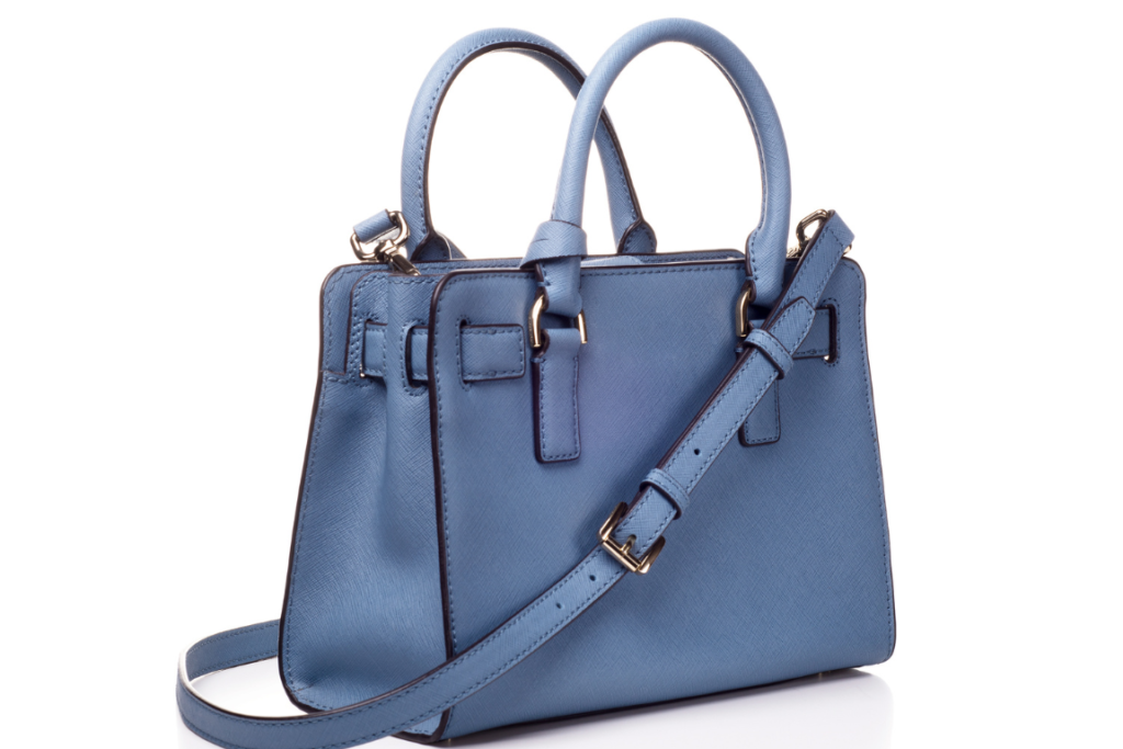 Acessórios que transformam dos charms às bucket bags